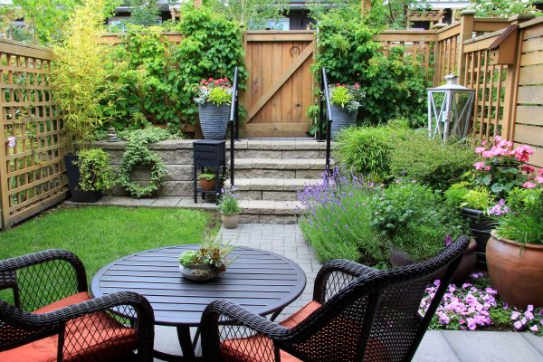 Small Yard Landscaping in Glen Burnie