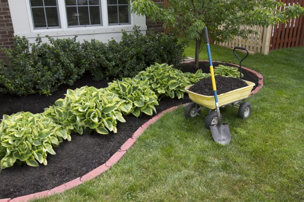 Landscape Mulching in Glen Burnie